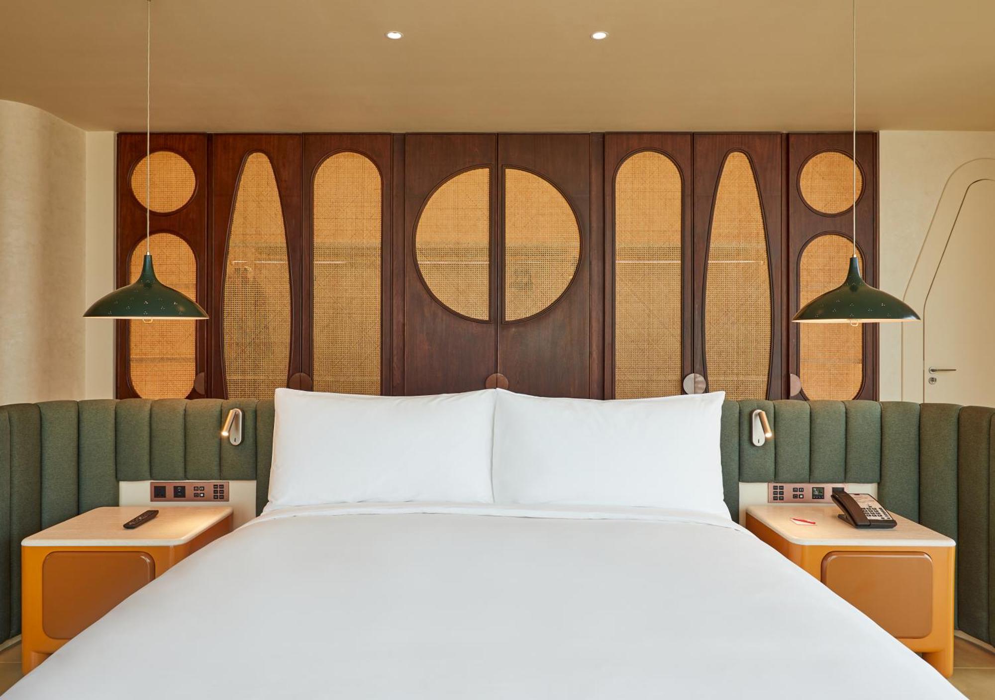 The Standard, Bangkok Mahanakhon חדר תמונה A bedroom at the hotel