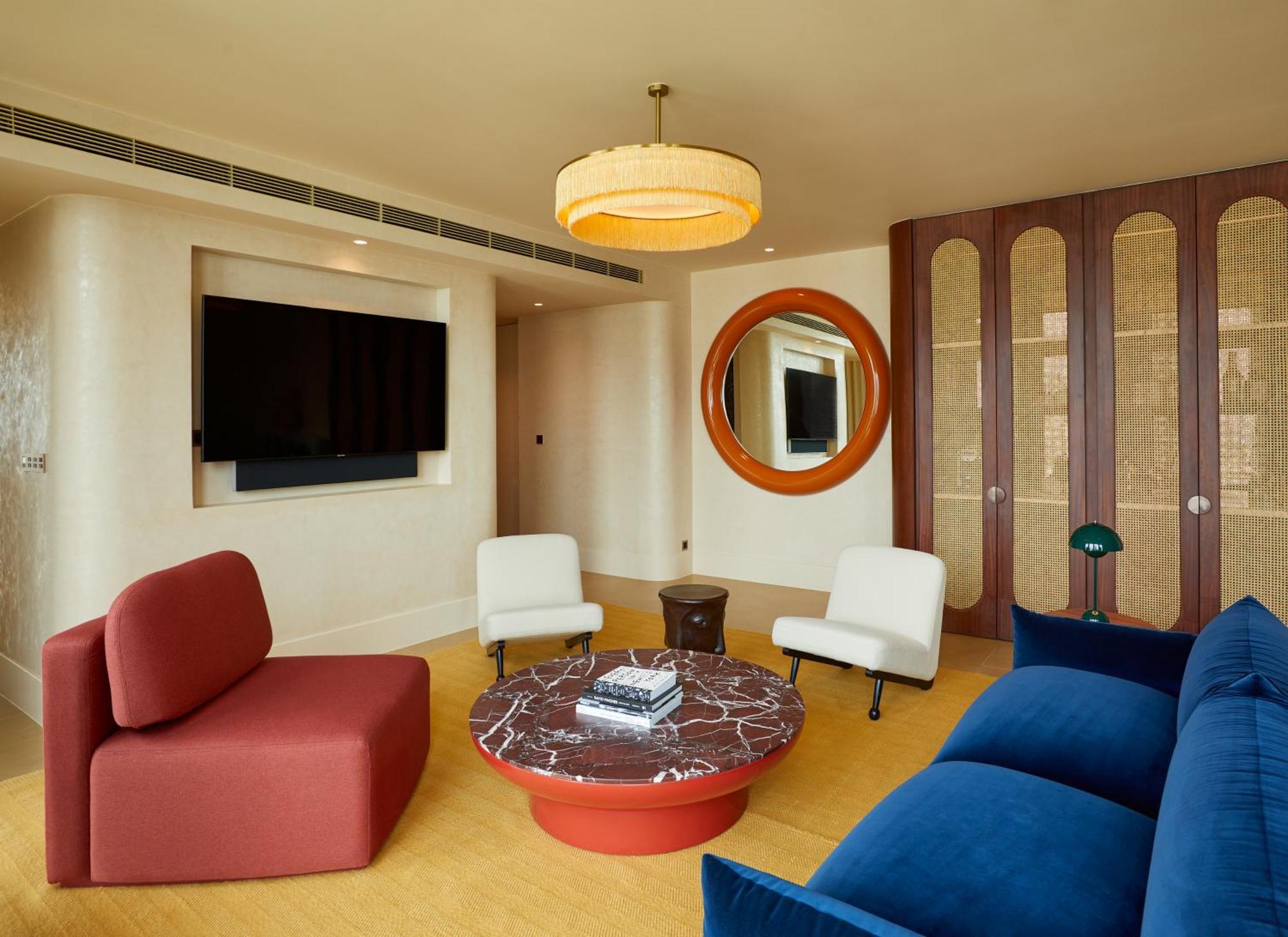 The Standard, Bangkok Mahanakhon חדר תמונה The living room of a suite at The Oberoi, Mumbai